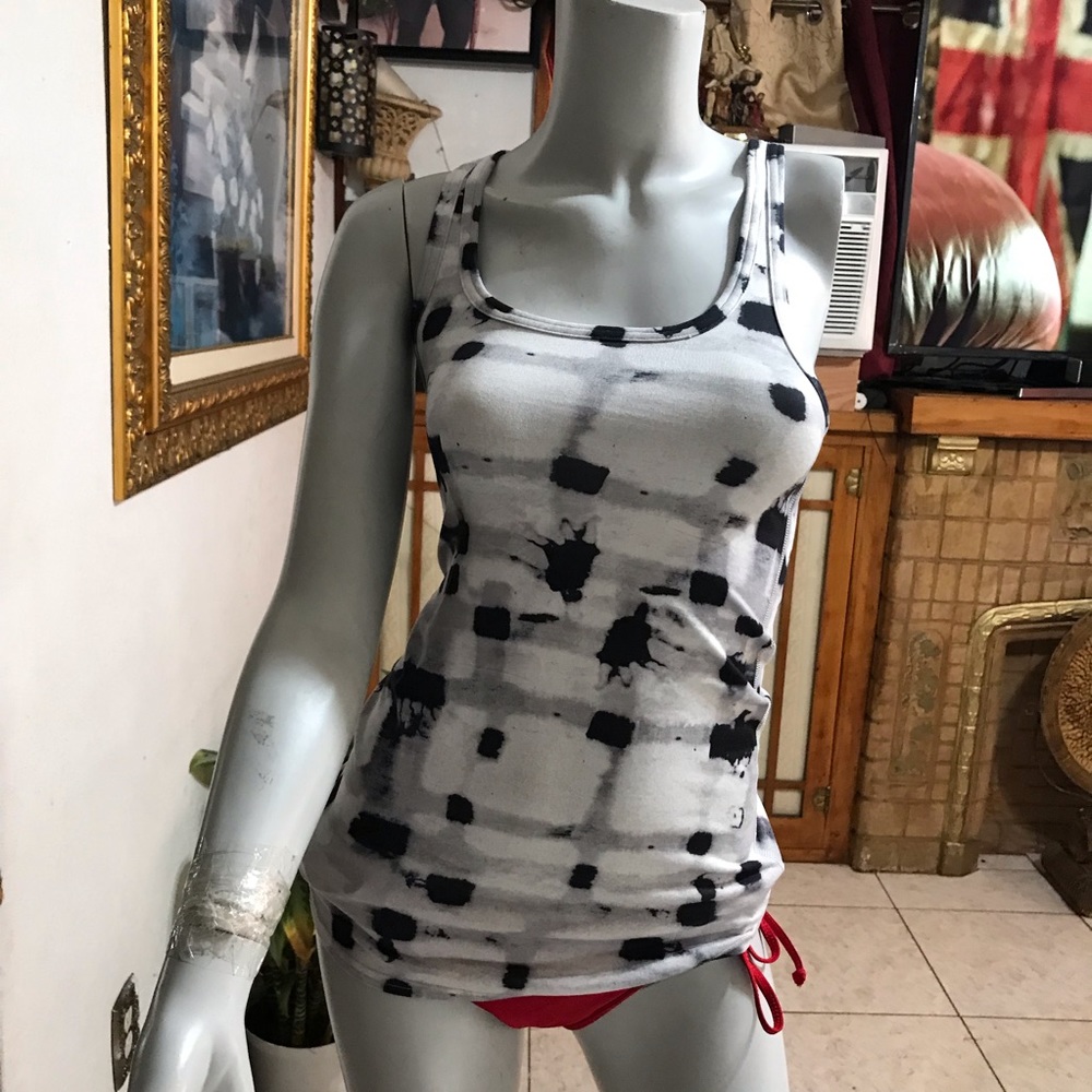 Lululemon Athletic size 6